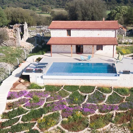 Stone House With Private Infinity Pool * Sarilar